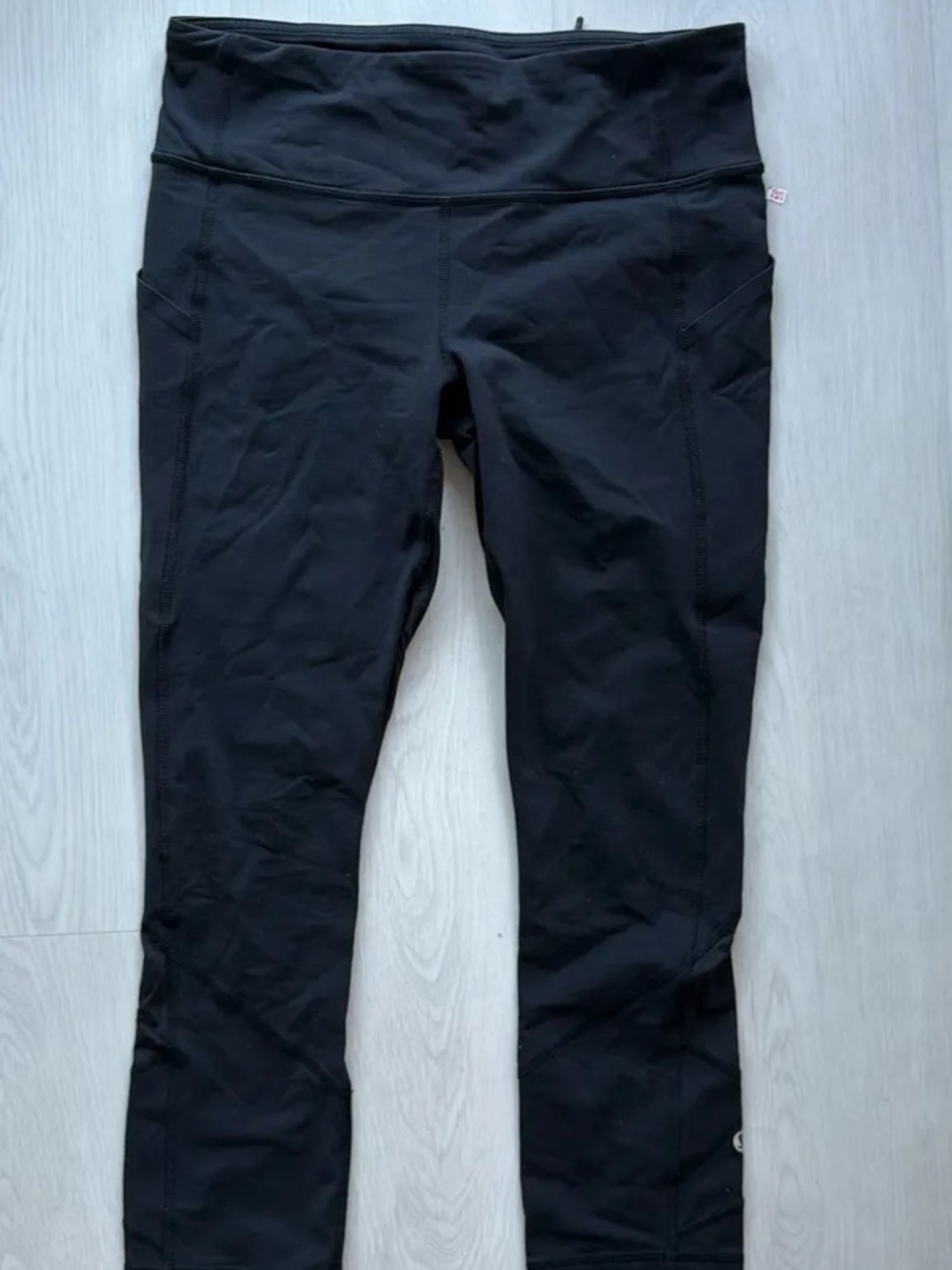 Black Lululemon Cropped Leggings, Size 6!